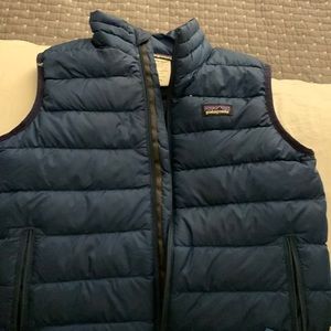 Boys Patagonia blue puffer vest with navy elastic trim size XS